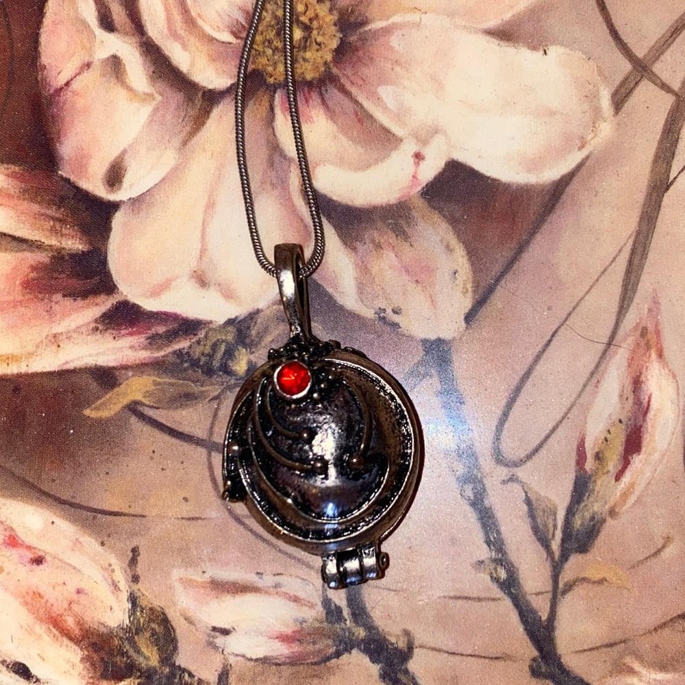 The Vampire Diaries Elena Necklace
